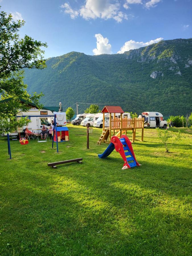Bungalow Holiday Plužine Exteriér fotografie